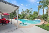 Gilbert Home, Walk to Downtown, Restaurants, Nightlife 10+ location! - Pools