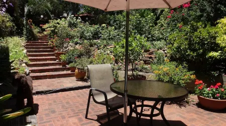 The Gums, Garden Apartment. Отели рядом с достопримечательностью «Парк Ошен Виллидж»