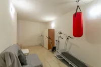 Independent villa free on 4 sides with an annex 1.2 km from the Sea