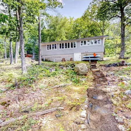 Quiet Leonard Lake Retreat,  Beautiful Waterfront Home