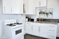 Downtown 1 Bedroom Charmer - Walk, Bike, Visit, Enjoy!!