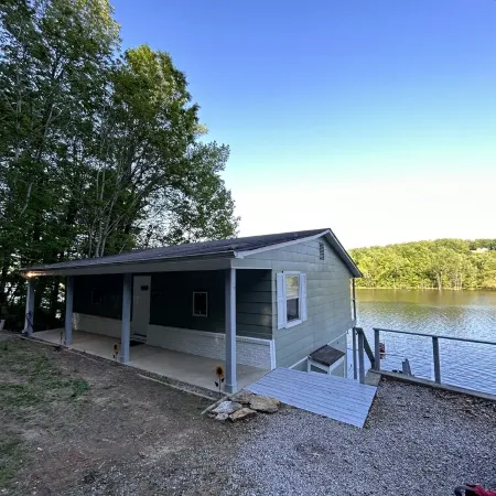 Riverfront Property Newly Renvoated The Sweet Retreat