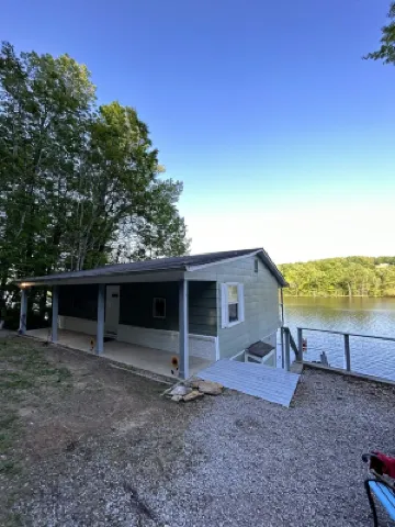 Riverfront Property Newly Renvoated The Sweet Retreat