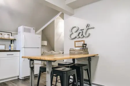 Beautiful Green Ridge Apartment in Scranton