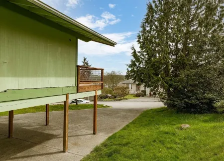 Spacious Family Retreat with Ocean View, Pet friendly Отели рядом с достопримечательностью «Парк округа Дабл Блафф»