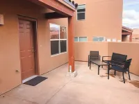 Moab Townhome - Pool - 2Br - Sleeps 8 - Arches