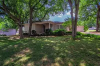 Lake Texoma Splash! Pool/hot tub, 1.5 miles to Highport Marina on Lake Texoma!