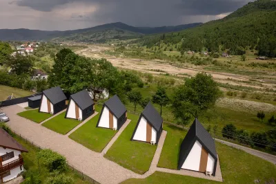 Reconnect Glamping Stulpicani Hotels in Frumosu