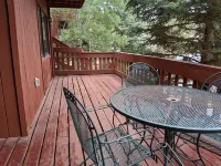 Modern getaway! Relax, bike, hike, and shred!