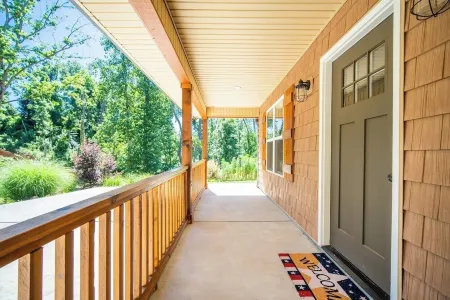 The Clemson Cottage - 3.6 mi. to Memorial Stadium Отели рядом с достопримечательностью «Дайк»