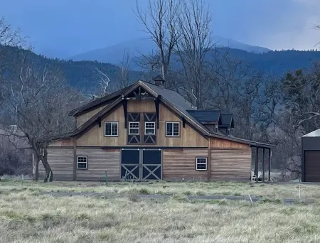 Peaceful, spacious home on 8 acres. Pet-friendly, close town, and a creek!