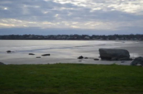 Charming Studio Cottage located on Easton's Point