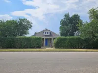 My Blue Haven is a Walkers Paradise 5 min to the Monument and 15 min to Downtown