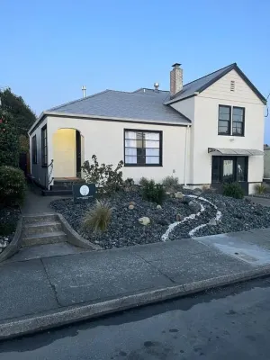 Henderson House Eureka.  Centrally located stylish home with all amenities.