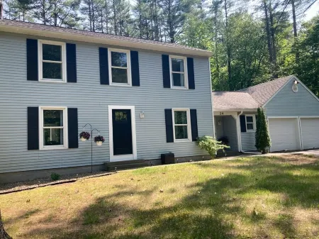 Peaceful Home 5 miles away from Saratoga Springs & right on McGregor Golf Course