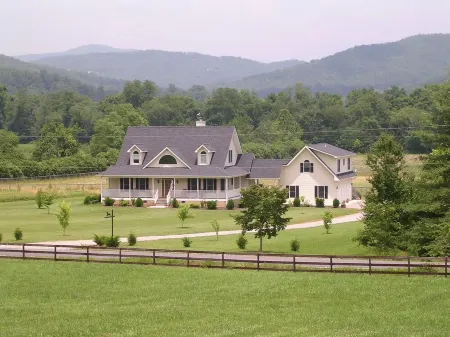 Cozy, Fully Furnished Mountain Retreat – Perfect for Nature Lovers! Отели в г. Фасги Форест