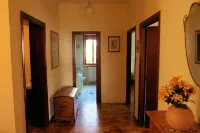 HOUSE WITH GARDEN ON THE TUSCAN HILLS about 20 minutes from the sea WI-FI FREE