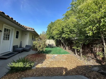 Entire ADU Within Walking Distance to Downtown Walnut Creek Отели рядом с достопримечательностью «24 Hour Fitness»