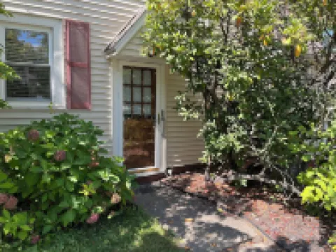 The Corner Cottage @ Chestnut - Orrville + minutes to Amish Country