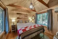 Quintessential Maine cabin w/ private waterfront