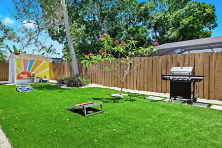 Pool Home - MiniGolf -Arcade- Near Beaches - Pet Friendly