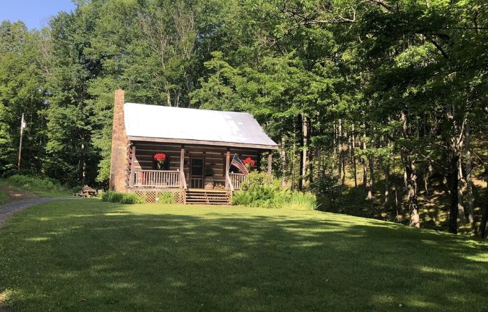 ~ Cabin in the Wildwoods ~ Secluded ~ Rustic ~ Family Friendly~