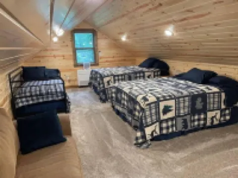 Yellow Acre: a newly built cabin on Yellow River Hotels in Burnett County