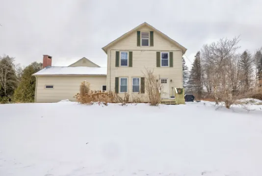 Large -2 Floor, 2-Bedroom Condo with  Game Room, 5 Min to Stowe.