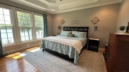 Peaceful Lake House with 2 Master Suites Only 15min from Fountain Inn or Laurens