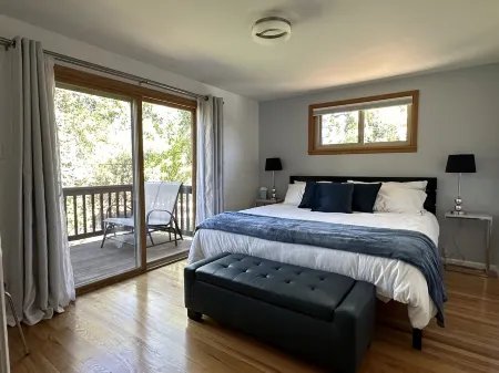 Modern SoBo 3-Bd with Office, Views;  Near trails, dining, CU and Chautauqua