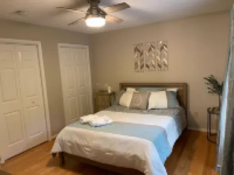 License To Chill - Lakefront/Screened in Porch