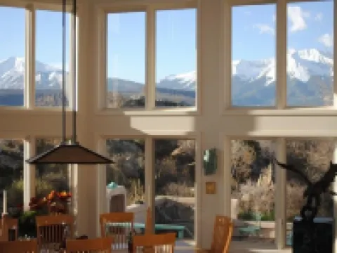 Luxury Villa with unobstructed Rocky Mountain & nature views in every direction 韋爾法諾縣酒店