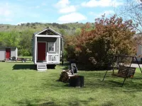 The Tiny House Experience 6m North of Mnt. View Ark. on N. Riverview  Rd Cr 186 Hotels in Izard County