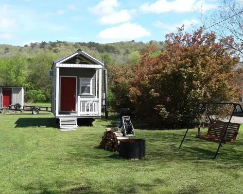 The Tiny House Experience 6m North of Mnt. View Ark. on N. Riverview Rd Cr 186 Hotels in Izard County