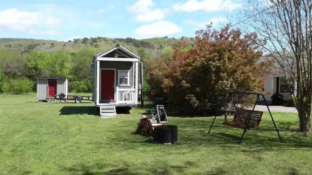 The Tiny House Experience 6m North of Mnt. View Ark. on N. Riverview  Rd Cr 186