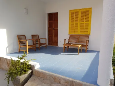 VILLA MONTSITA FAMILY VILLA WITH LARGE GARDEN 5 MINUTES FROM THE SEA