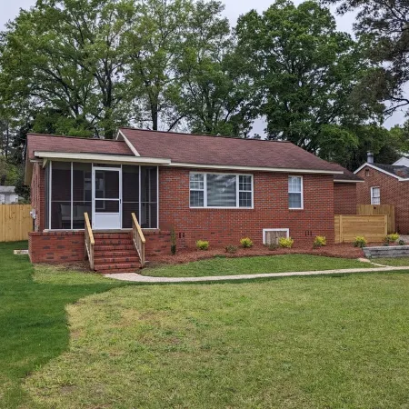 Remodeled Bungalow walking distance to Augusta National