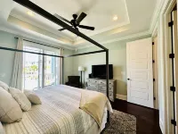 Garden City Pet friendly beach house! Golf car provided. 3 min ride to the beach
