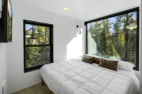 Off Grid Stays 'The Box3 Hotels near Glacier National Park