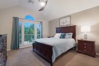 Gated Community -Poolside Paradise with lake view and lots of amenities to enjoy Hotels near Spring Creek