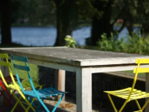 House on the Havelbogen directly on the water with canoe and jetty, terrace apartment Hotéis em Werder