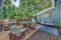 Modern Log house! Private Pool! Spa! Close to town