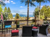 Cabin near Flathead Lake is walking distance to food, shopping and lake view.
