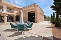 Amazing Spacious Castle House! Hotels in Los Lunas