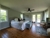 Completely remodeled 1940's farmhouse with Gorgeous pond views!!