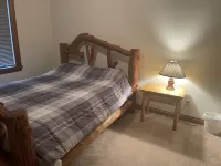 Lake Charlevoix View- 10 Acre  Private Retreat, Sleep from 2- 8 persons. Hotels in Eveline Township