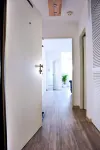 Beautiful, modern apartment by the lake, relax, let go & unwind
