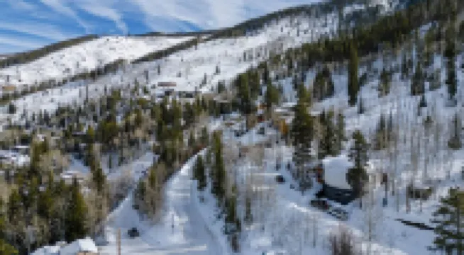 THE ICONIC Vail Ski Dome with Amazing Views, New remodel. Free Parking at Vail