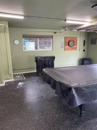 Beautiful Lakehouse with immediate access to Shasta Lake