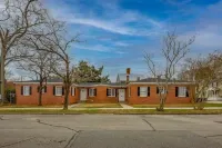 Lovely 1 BR with King bed Apt 3 Hotel a New Bern